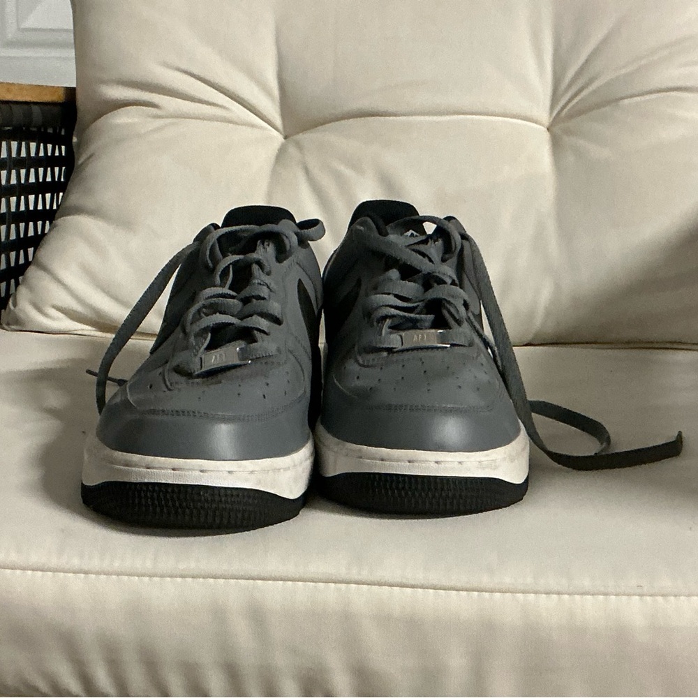 Nike AF1 Gray and Black Size 11 Like New